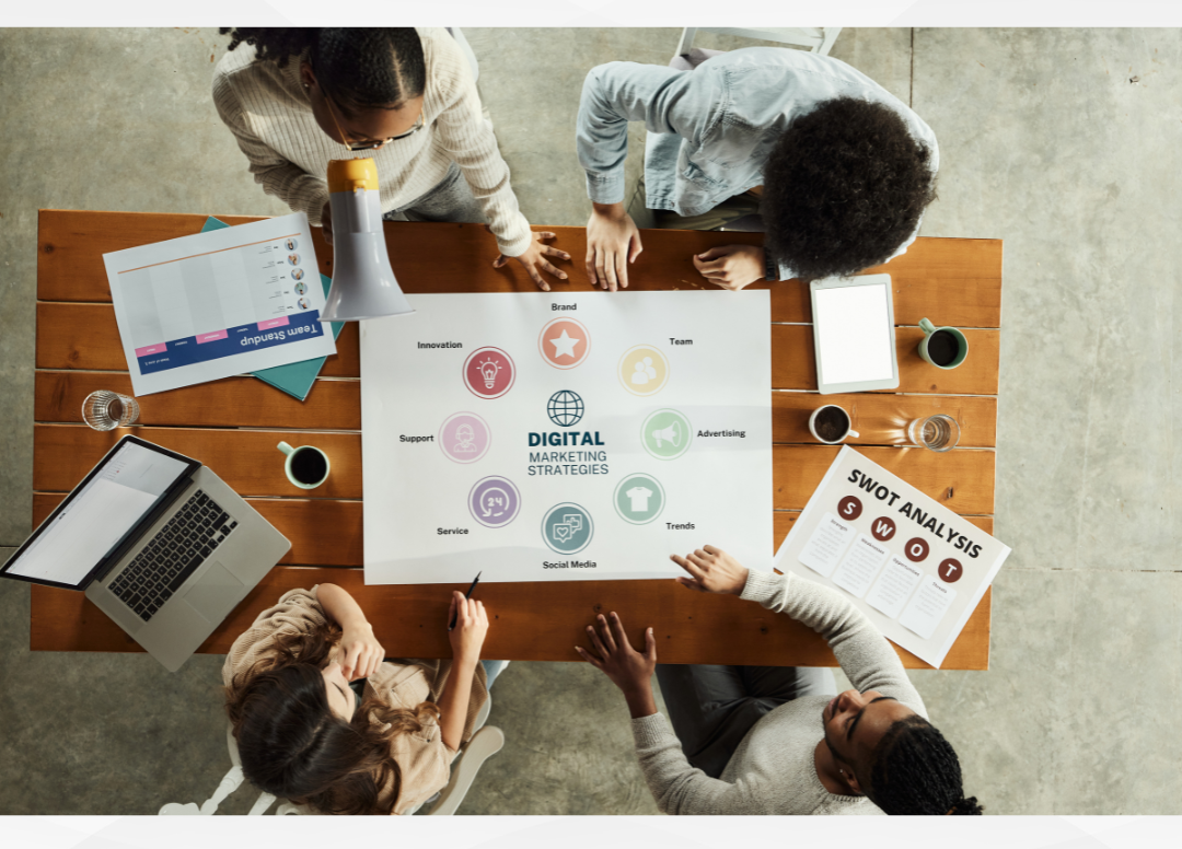 Professional Digital Marketing Expert in Surat planning data-driven digital marketing strategies with a professional team